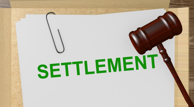 What is the Difference Between a Settlement and a Judgment